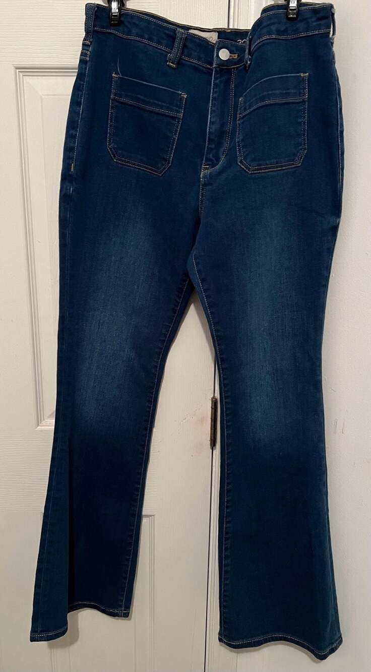 Pilcro High-Rise Flare Patch Pocket Jeans Size 30